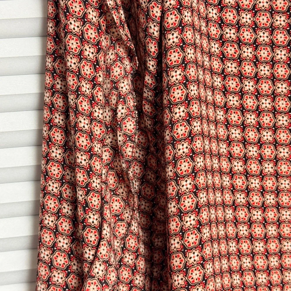 LOFT Red and Black Geometric Blouse - Picture 4 of 6